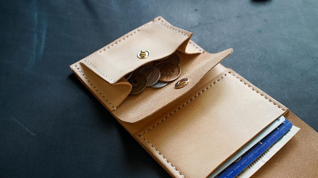 タンニン鞣し ヌメ革 手のひらサイズのお財布 コンパクトウォレット 三つ折り財布