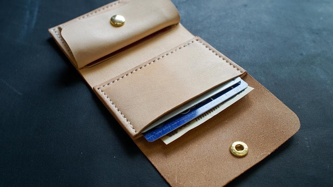 タンニン鞣し ヌメ革 手のひらサイズのお財布 コンパクトウォレット 三つ折り財布