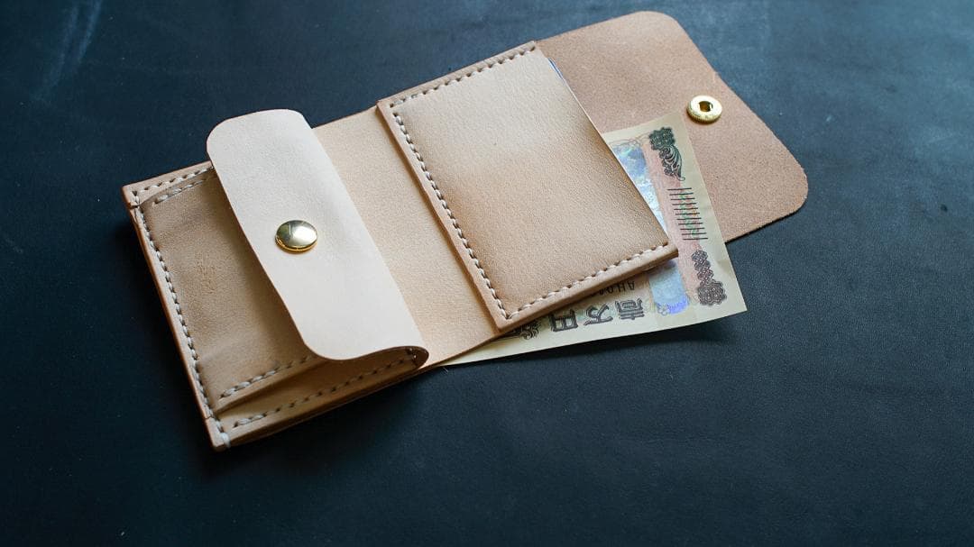 タンニン鞣し ヌメ革 手のひらサイズのお財布 コンパクトウォレット 三つ折り財布