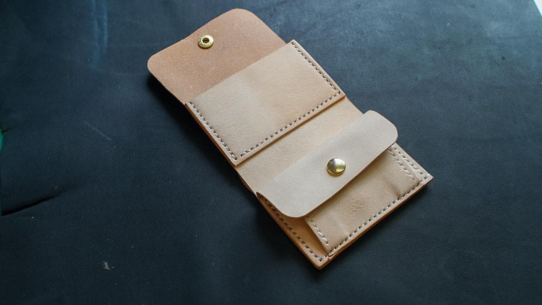 タンニン鞣し ヌメ革 手のひらサイズのお財布 コンパクトウォレット 三つ折り財布