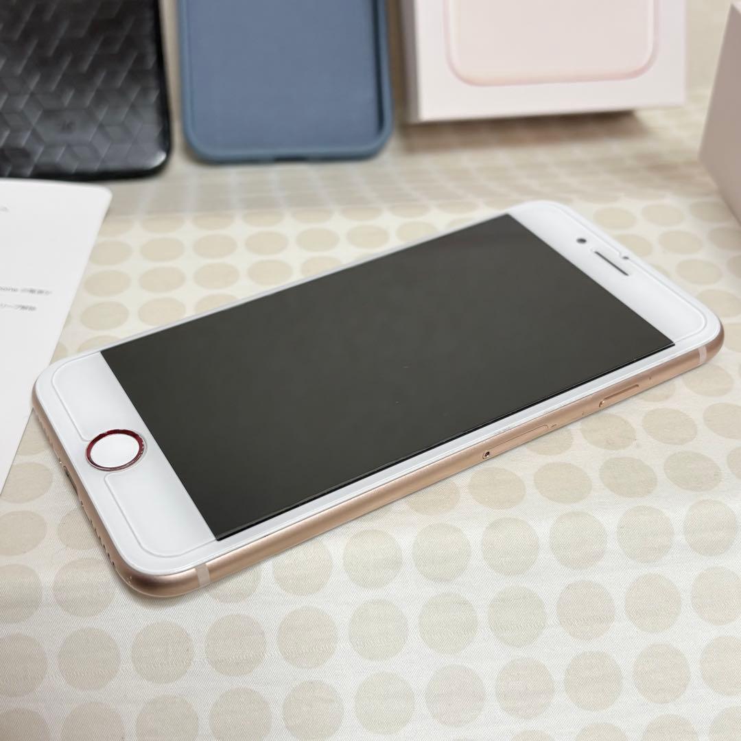 【美品】iPhone8 64GB SIMフリー Gold イヤホン、ケーブルあり