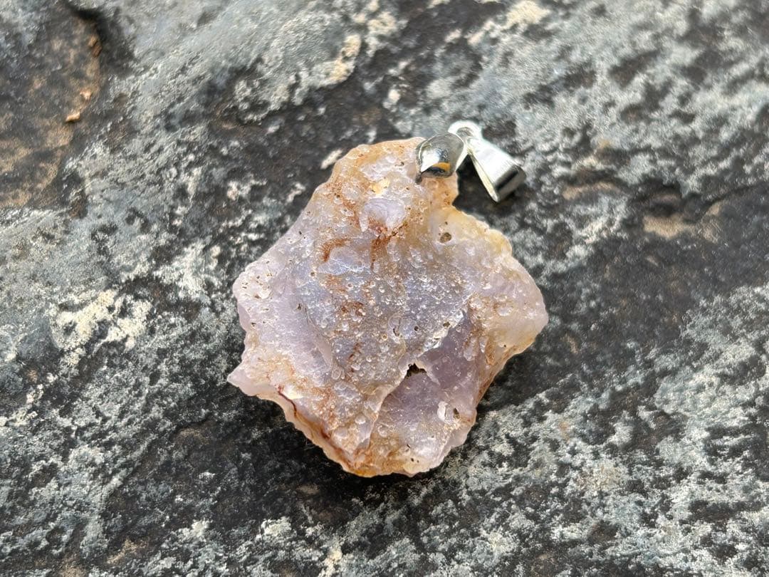 青森産紫メノウ　ペンダント　錦石