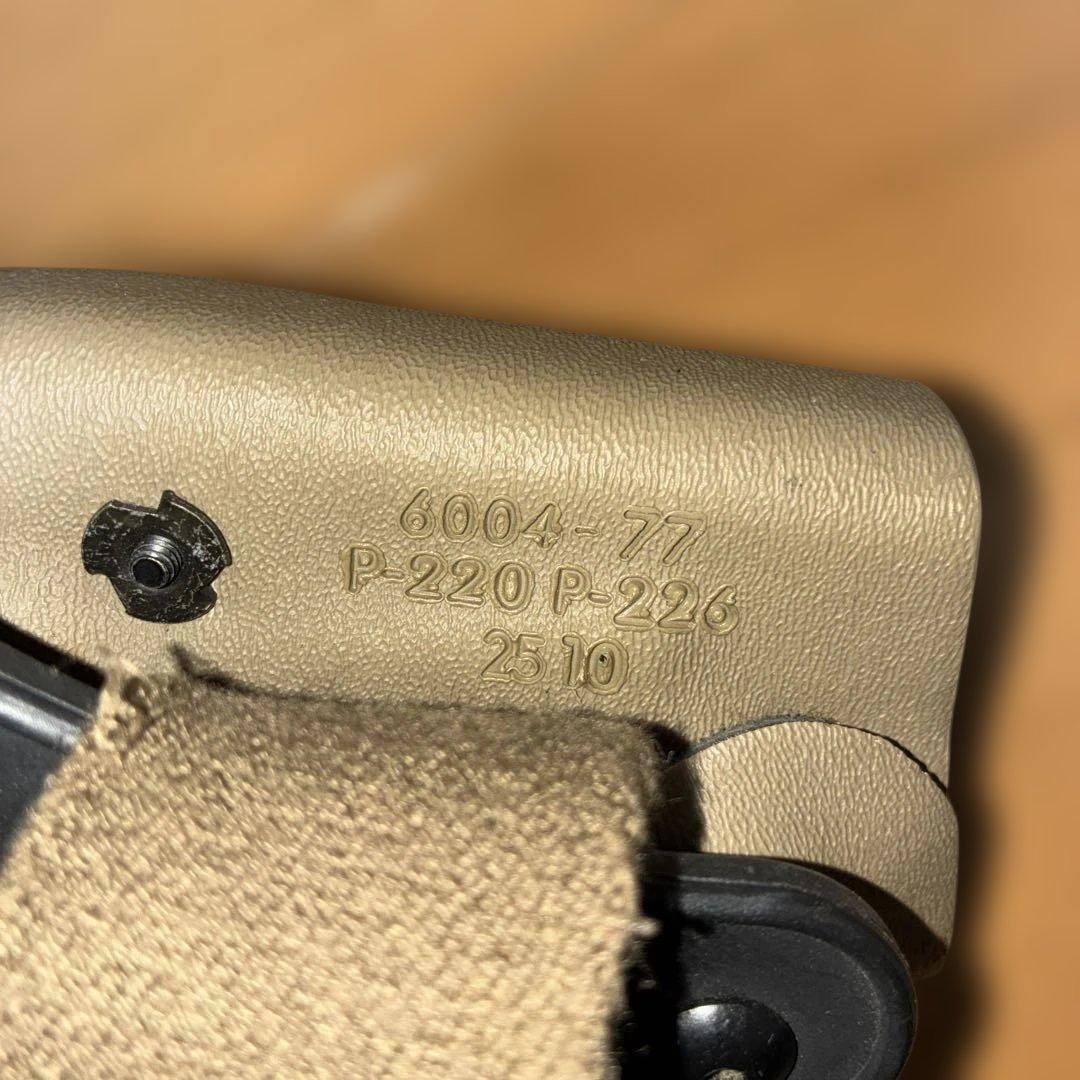 サファリランド6004ホルスター　P220 右利き用