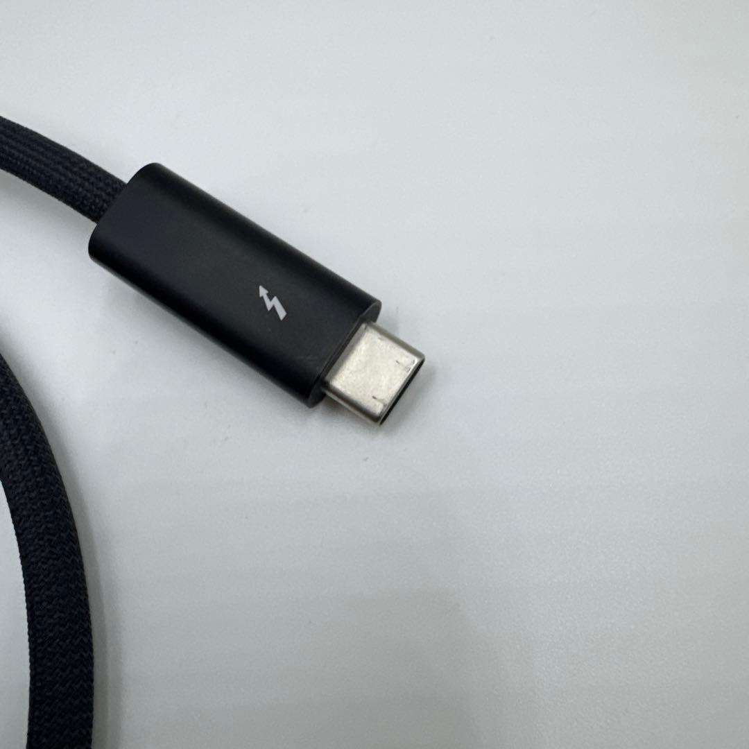 Apple Thunderbolt4 Proケーブル1.8m MN713ZA/A