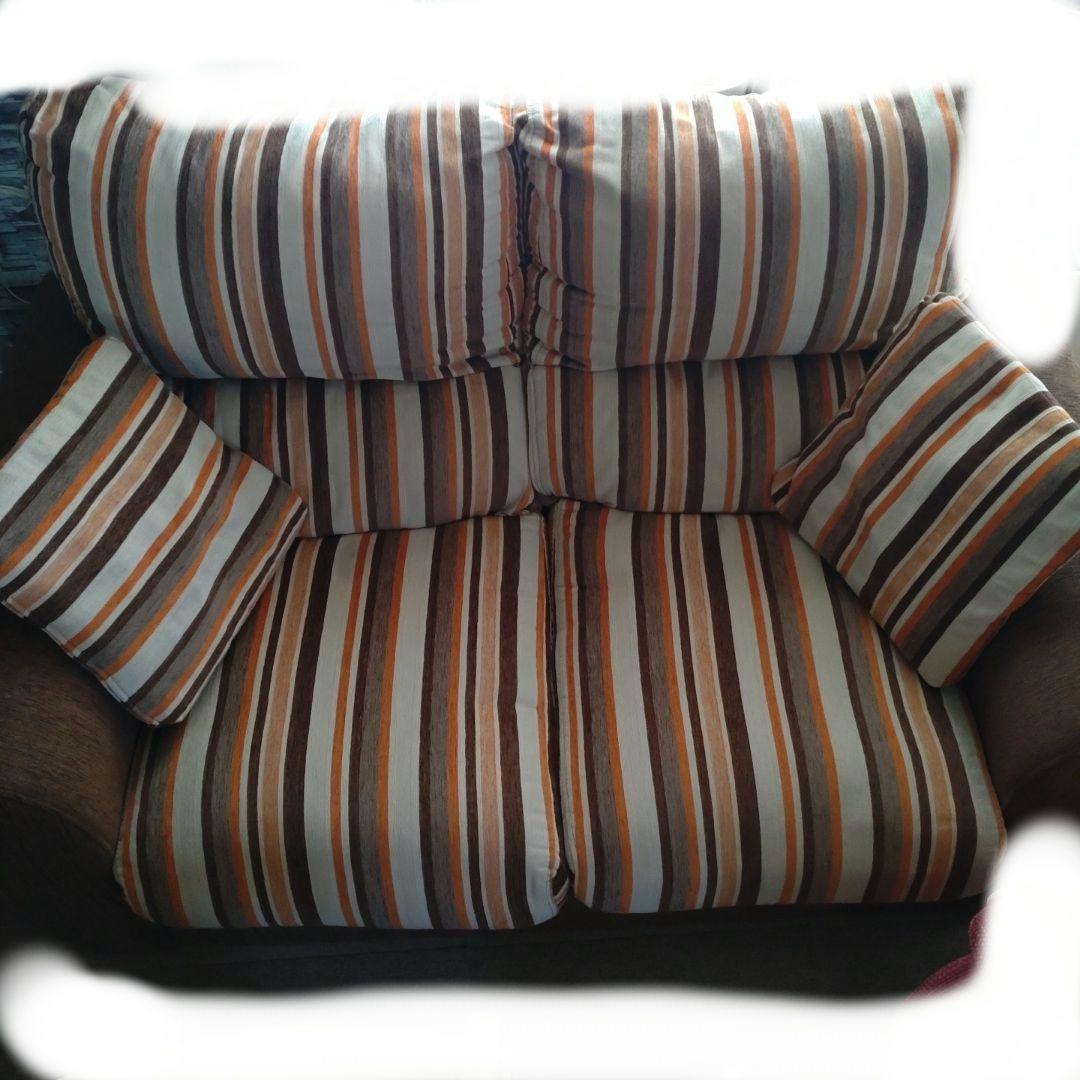 美品　ニトリ　スペイン製　2人掛けソファ