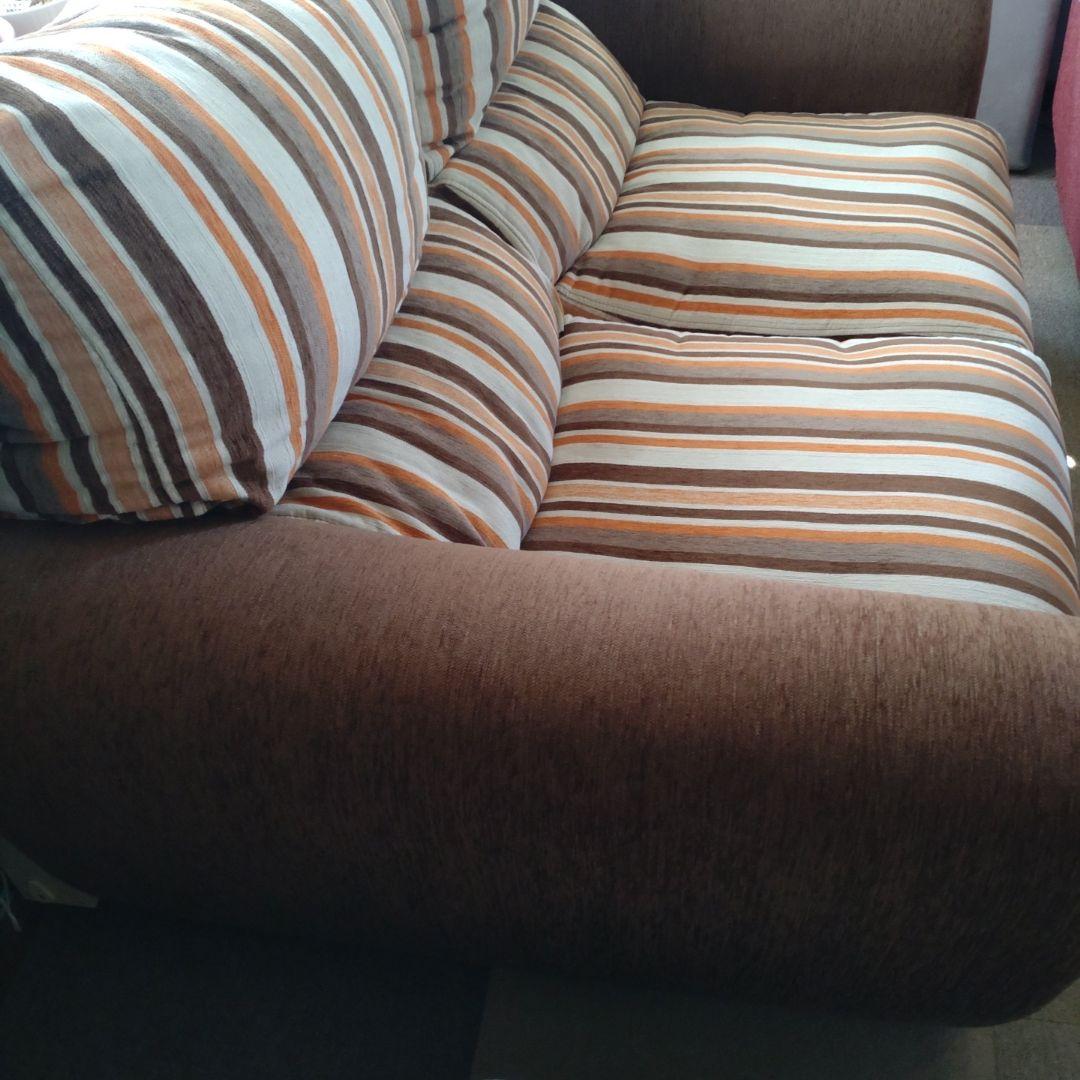 美品　ニトリ　スペイン製　2人掛けソファ