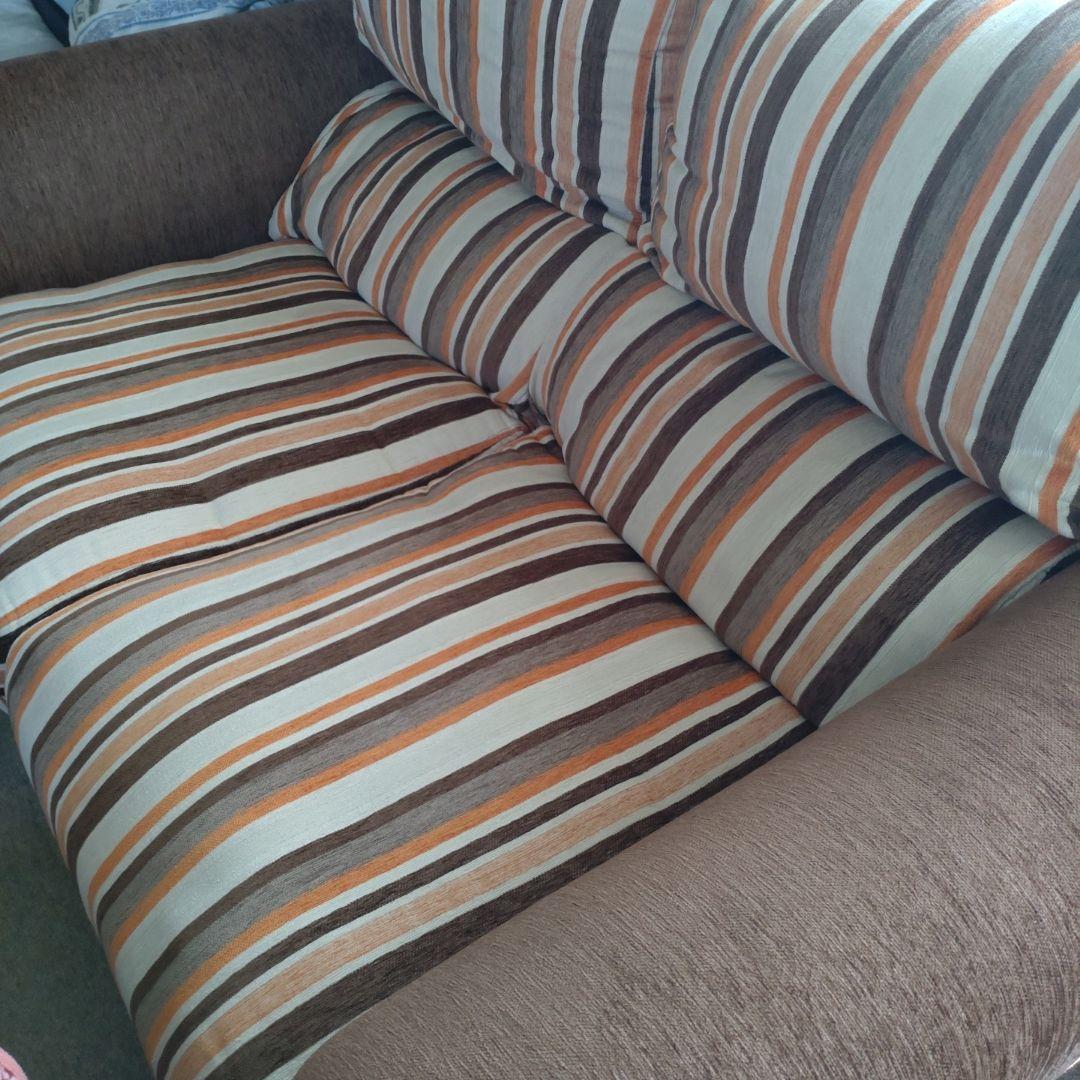 美品　ニトリ　スペイン製　2人掛けソファ