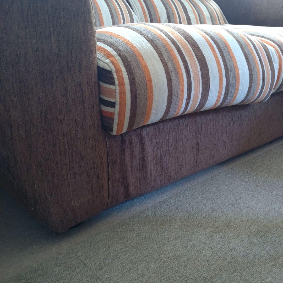 美品　ニトリ　スペイン製　2人掛けソファ