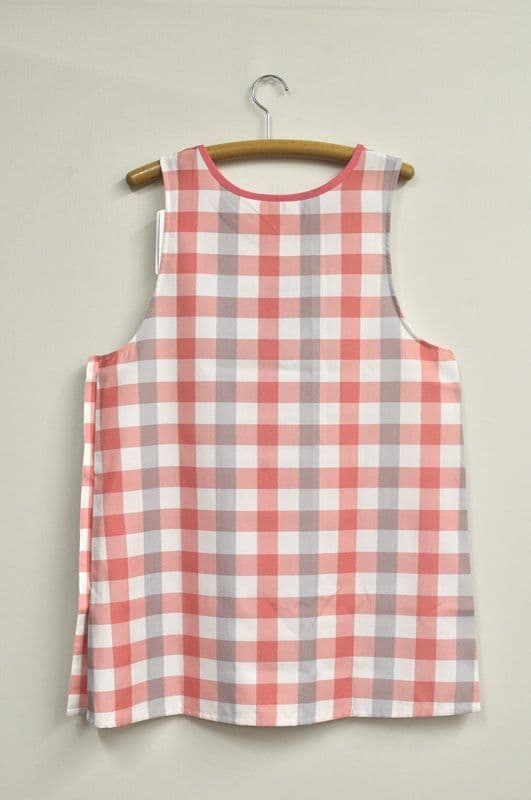 【新品】Peko×ハローキティなかよしキッチン　レディースエプロン