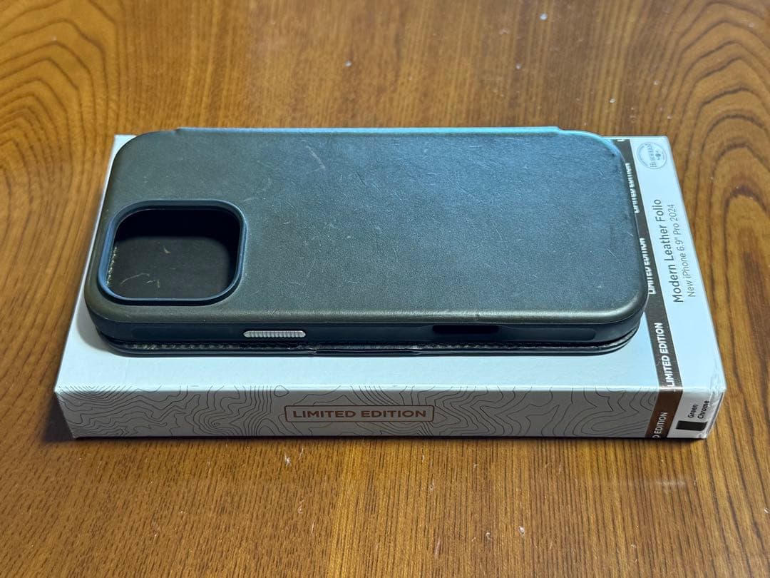 iPhone16 Pro MAX用　NOMAD手帳型レザーケース