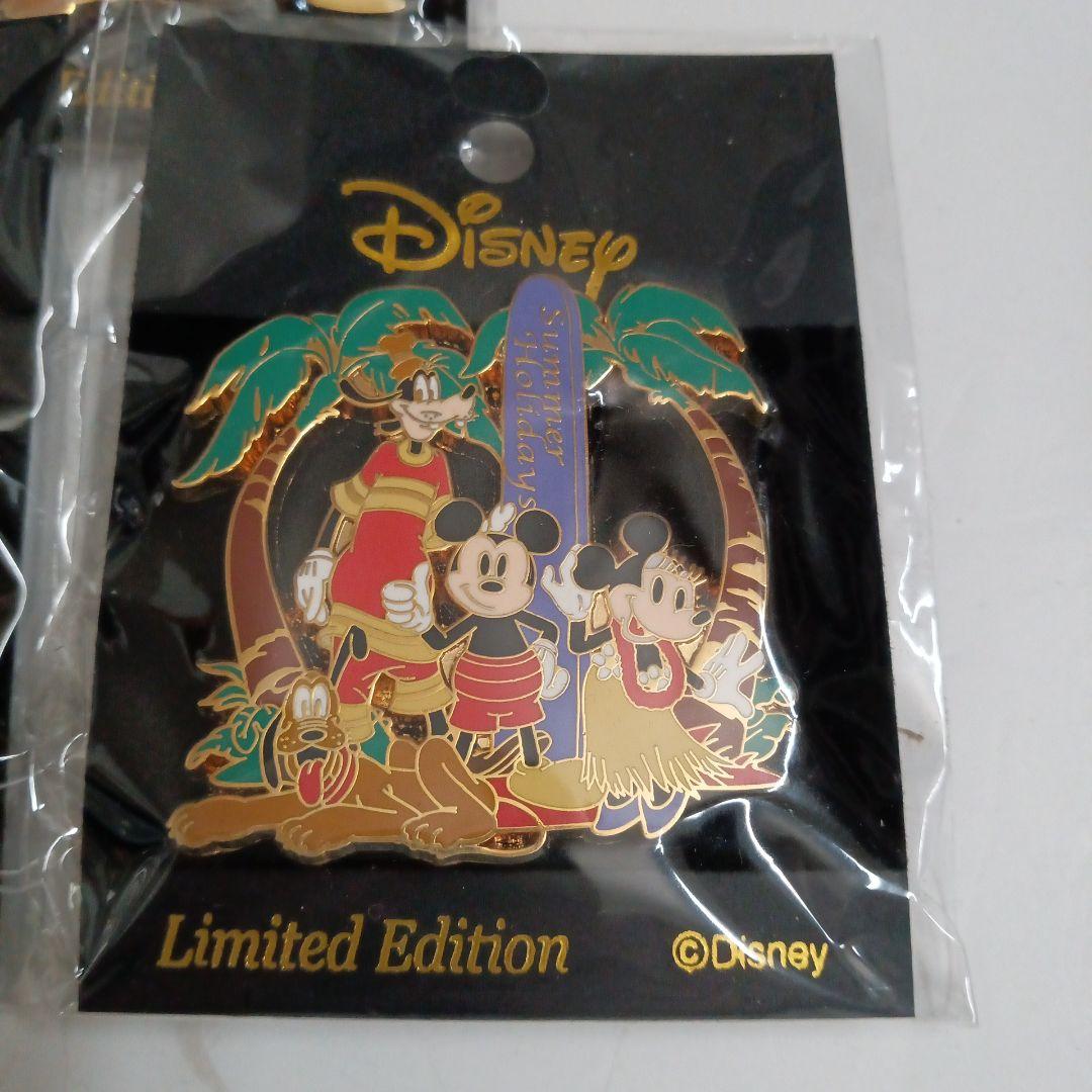 ディズニー　サマーホリデー　ピンバッジ　ミッキー　ドナルド　プルート　チップ