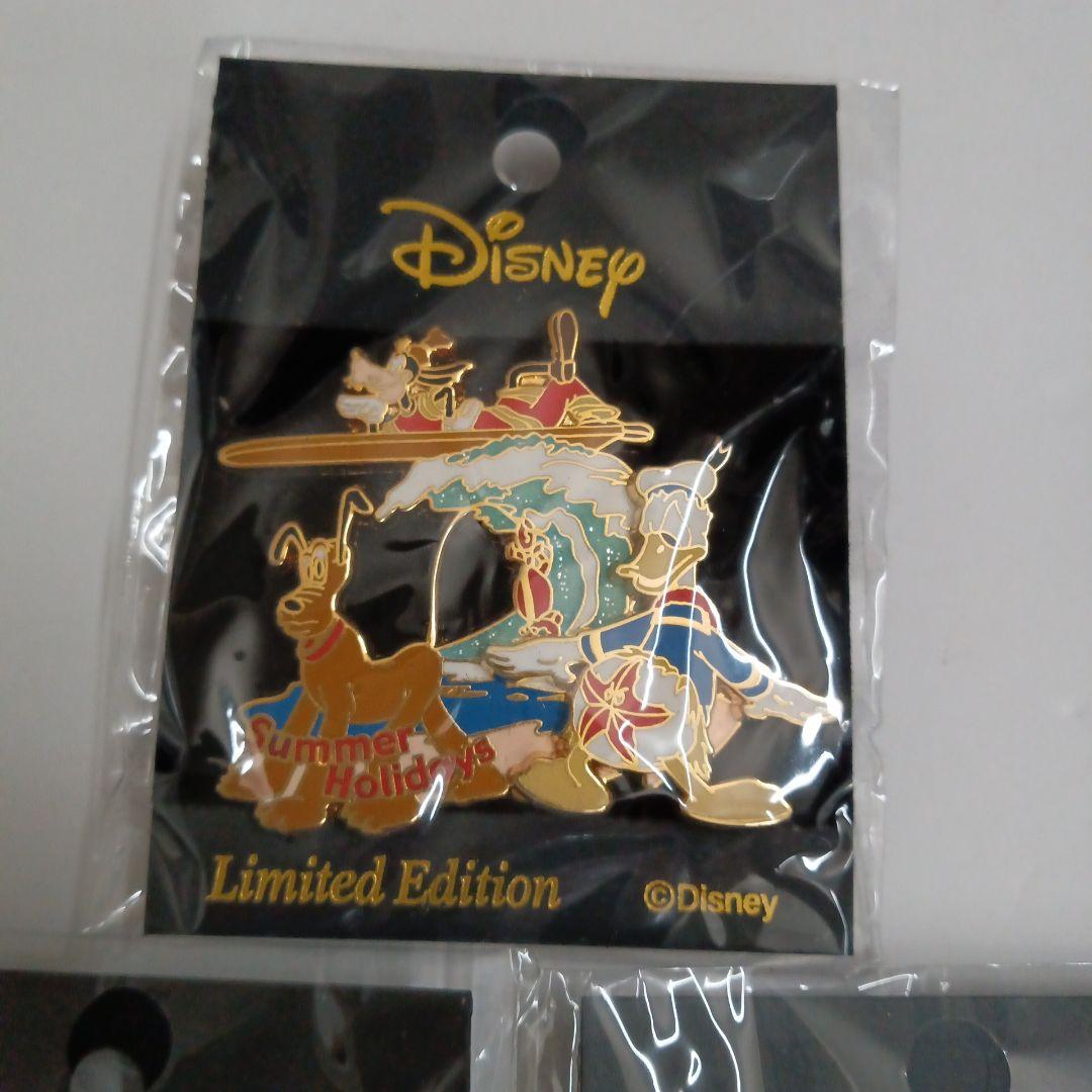 ディズニー　サマーホリデー　ピンバッジ　ミッキー　ドナルド　プルート　チップ