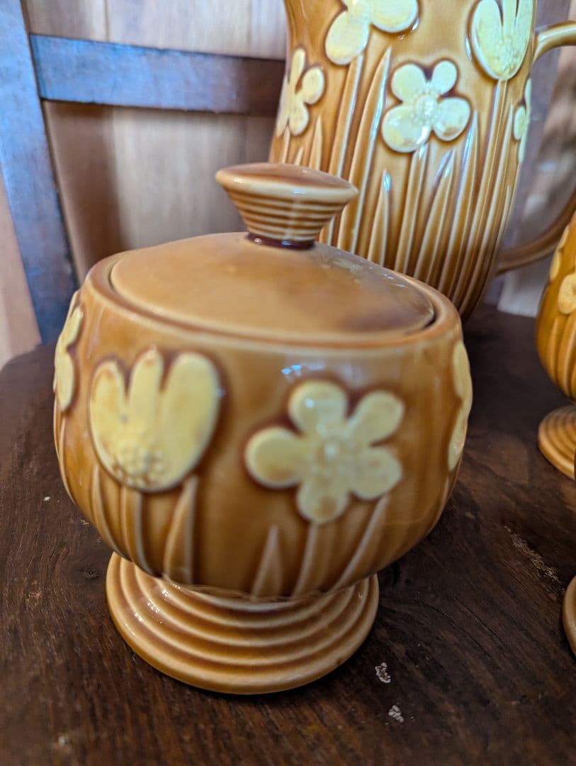 イギリスのビンテージ　ティーセット