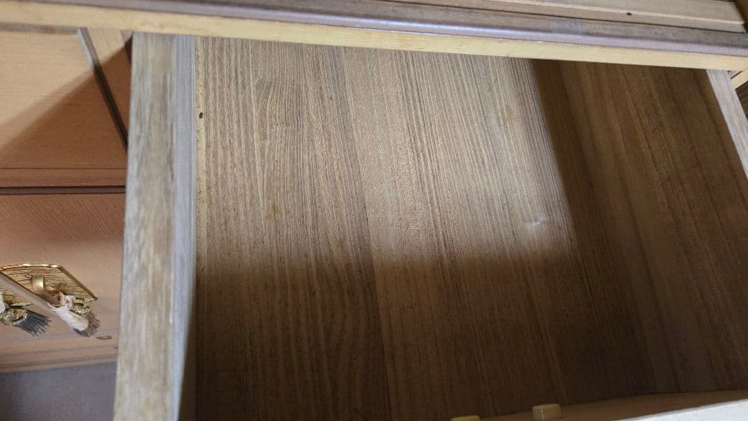 蒔絵入り最高級桐箪笥　衣装タンス