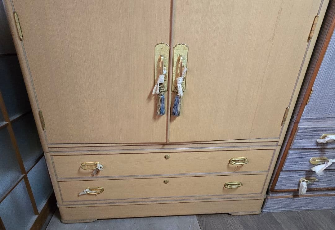 蒔絵入り最高級桐箪笥　衣装タンス