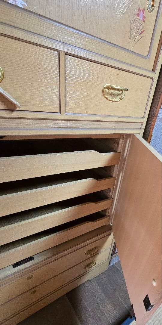 蒔絵入り最高級桐箪笥　衣装タンス