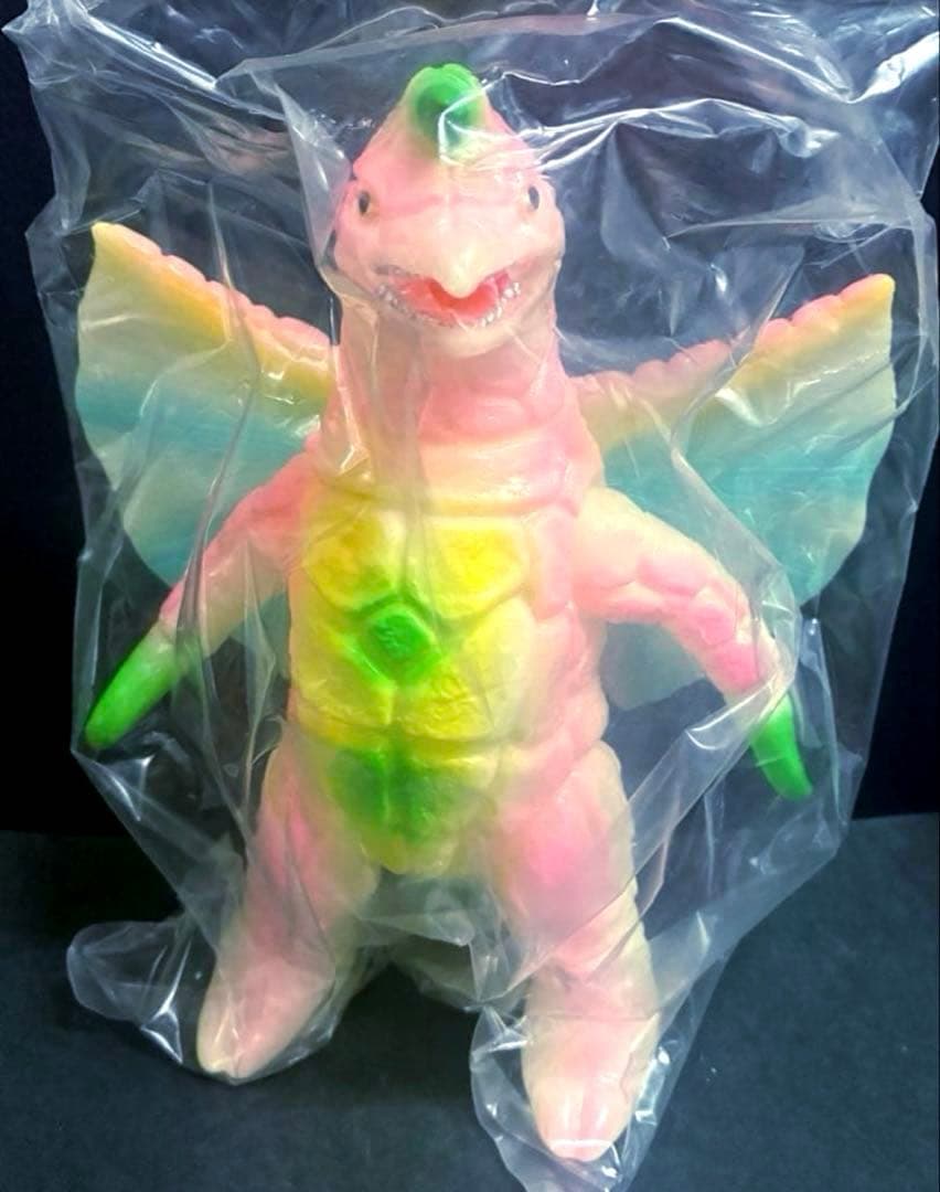 ■ ブルマァク 彗星怪獣 ドラコ 腹黄色 蓄光 スタンダードサイズ ソフビ