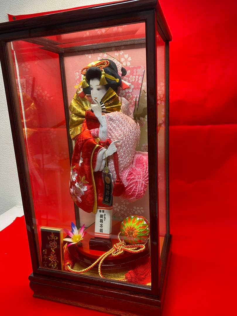 羽子板　立体振袖　ガラスケース１３号・サイズ間口約２９×奥行約２３×高さ約５５㎝