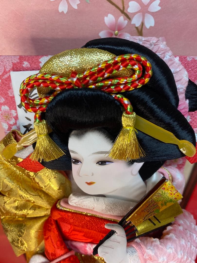 羽子板　立体振袖　ガラスケース１３号・サイズ間口約２９×奥行約２３×高さ約５５㎝