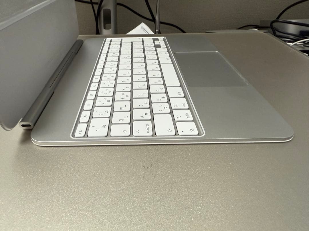 【ほぼ新品】13インチiPad Pro M4Magic Keyboard 日本語