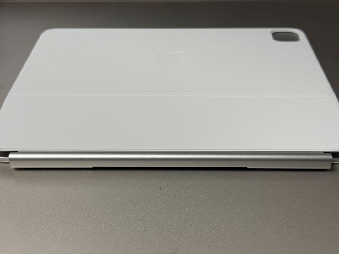 【ほぼ新品】13インチiPad Pro M4Magic Keyboard 日本語