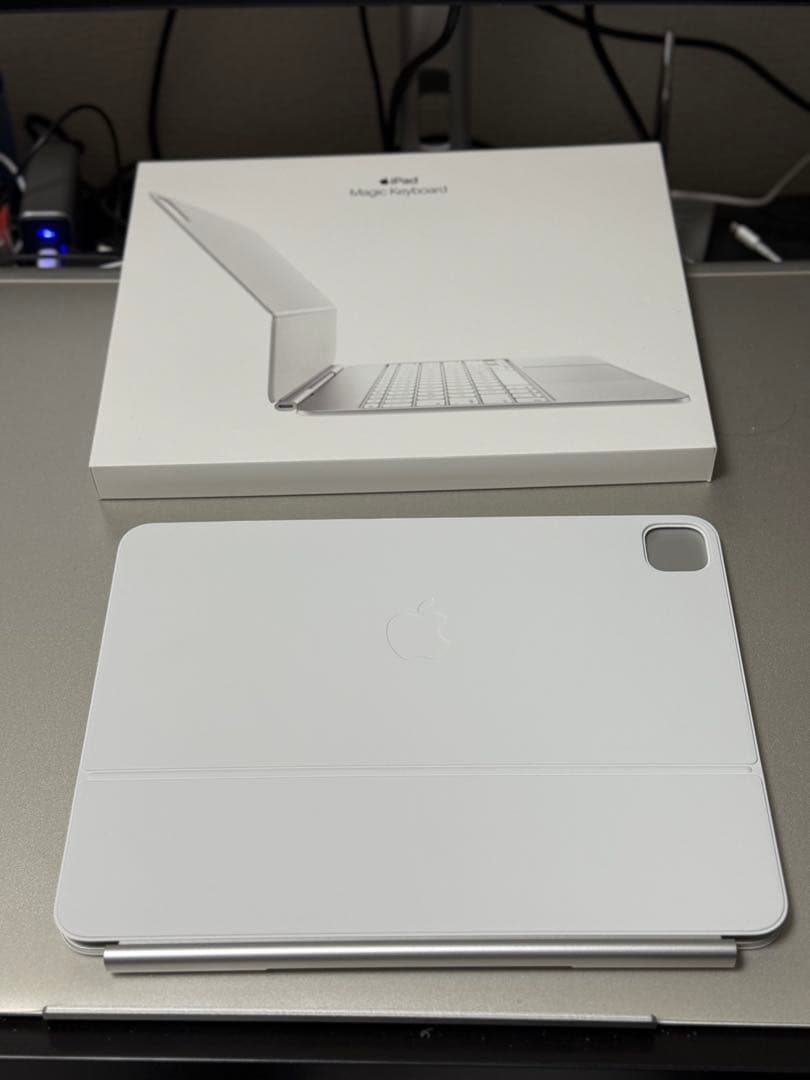 【ほぼ新品】13インチiPad Pro M4Magic Keyboard 日本語