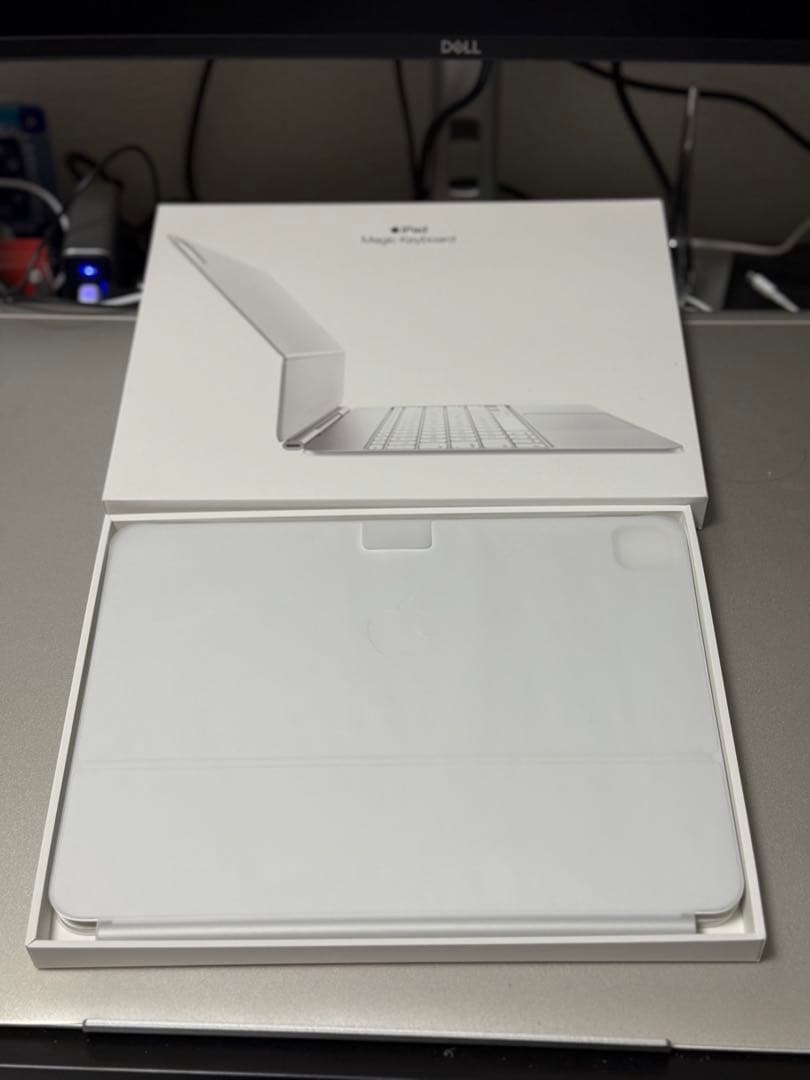 【ほぼ新品】13インチiPad Pro M4Magic Keyboard 日本語