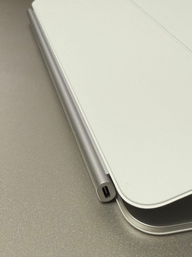 【ほぼ新品】13インチiPad Pro M4Magic Keyboard 日本語