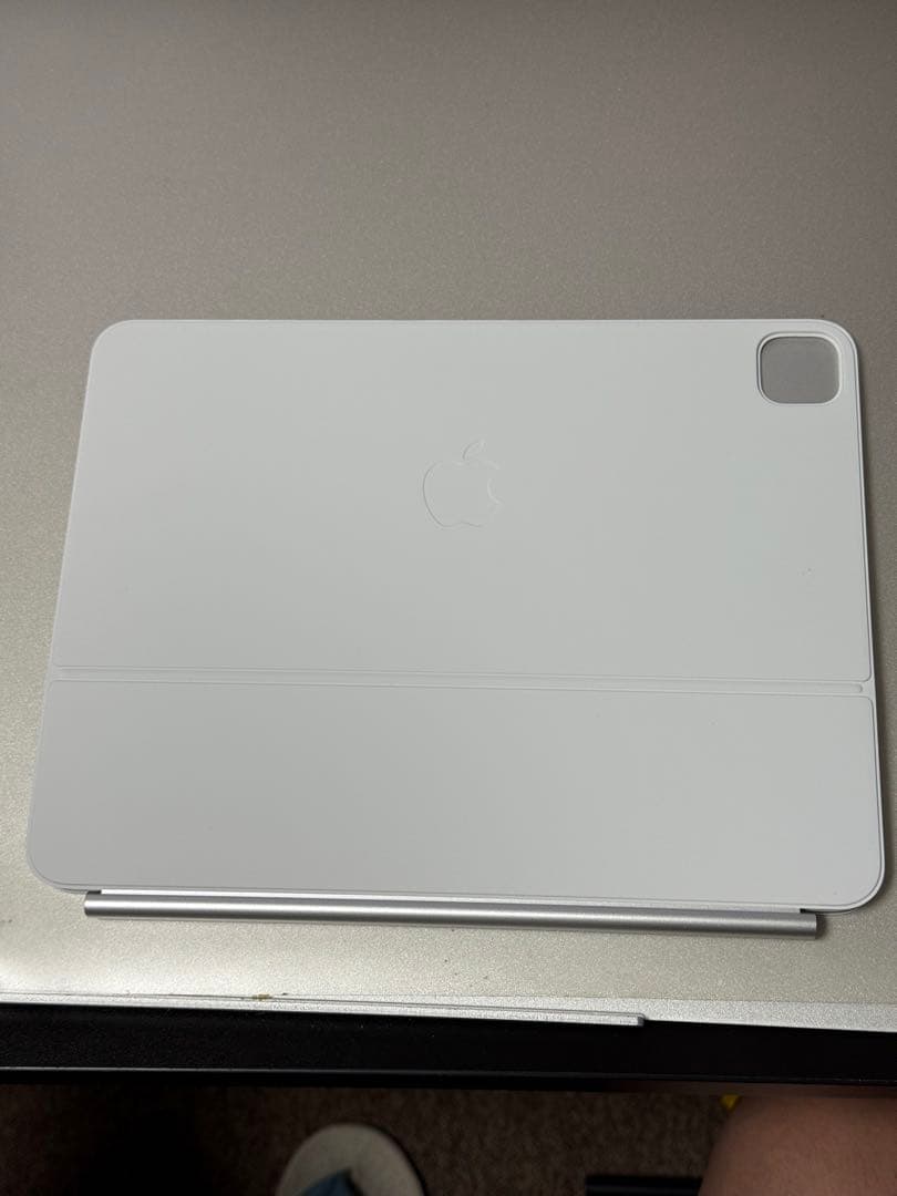 【ほぼ新品】13インチiPad Pro M4Magic Keyboard 日本語