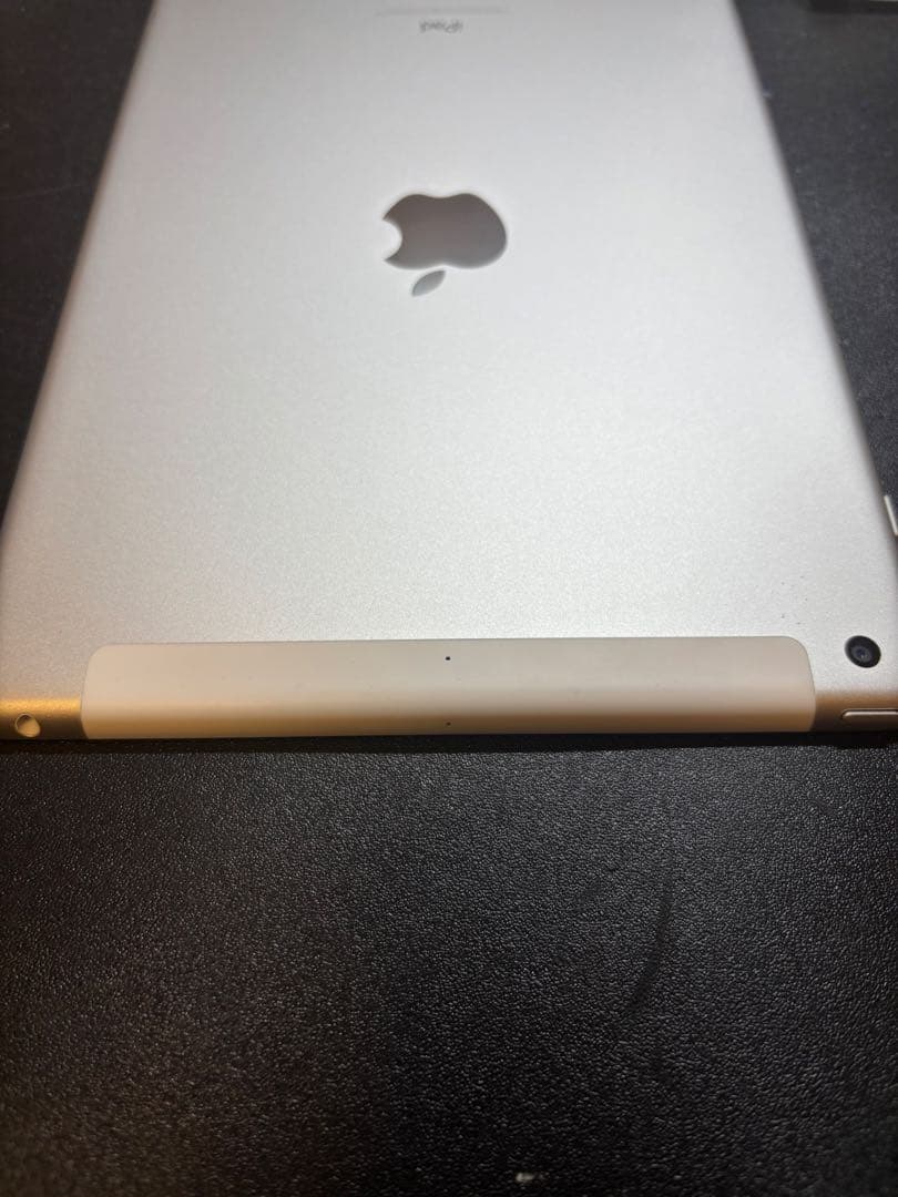 美品 iPad 第5世代32GB Cellularモデル