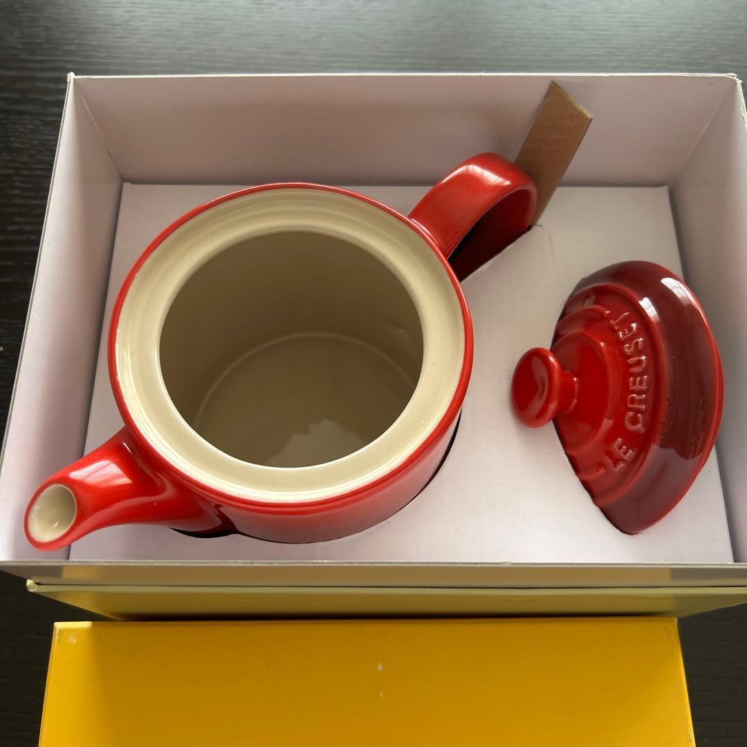 お値下げ　　新品　グランドティーポット　0.7L 700ml ル・クルーゼ　赤