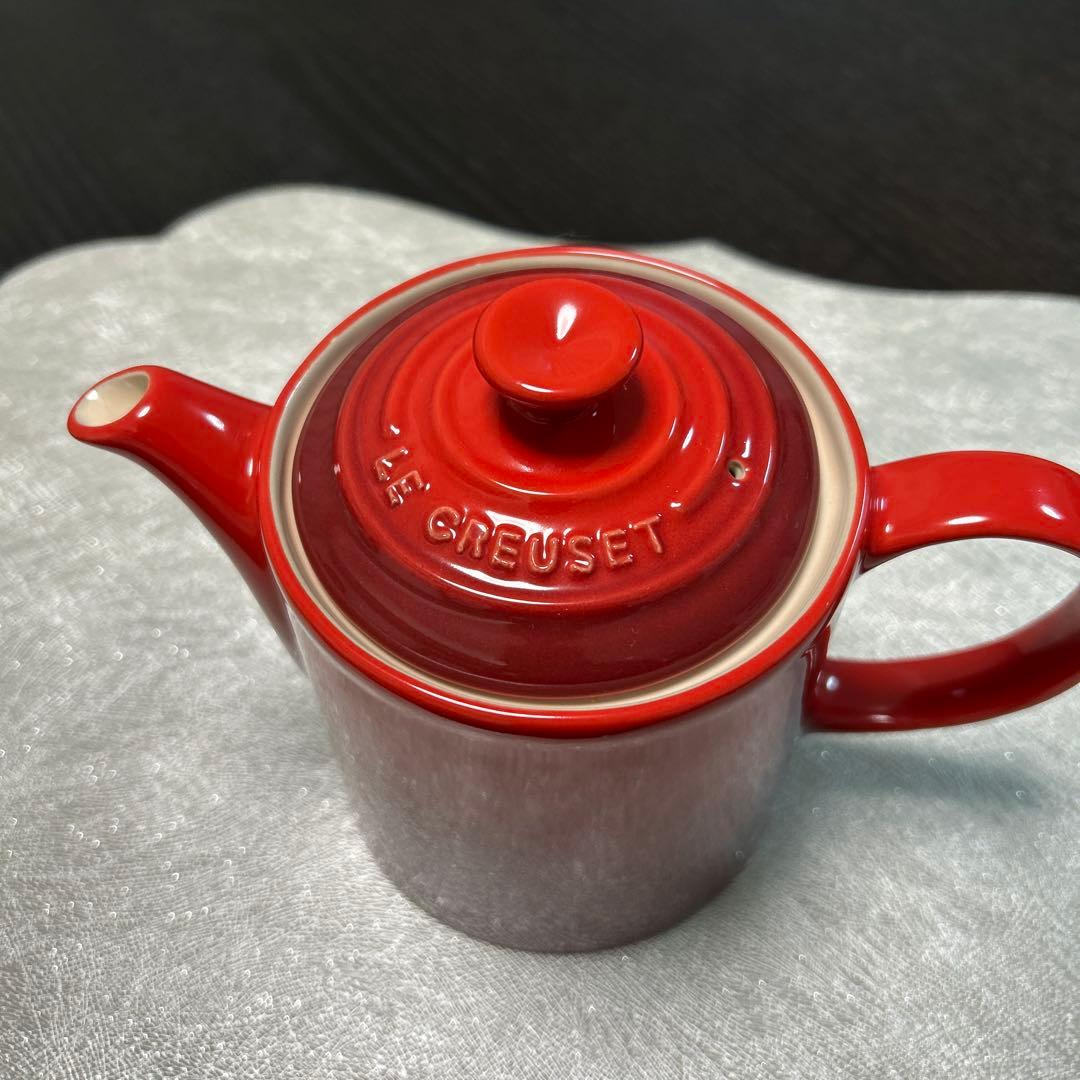 お値下げ　　新品　グランドティーポット　0.7L 700ml ル・クルーゼ　赤