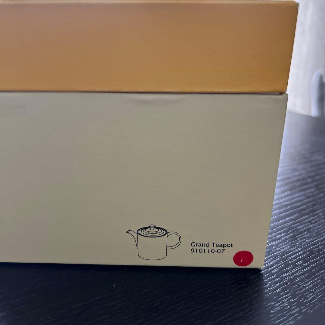 お値下げ　　新品　グランドティーポット　0.7L 700ml ル・クルーゼ　赤