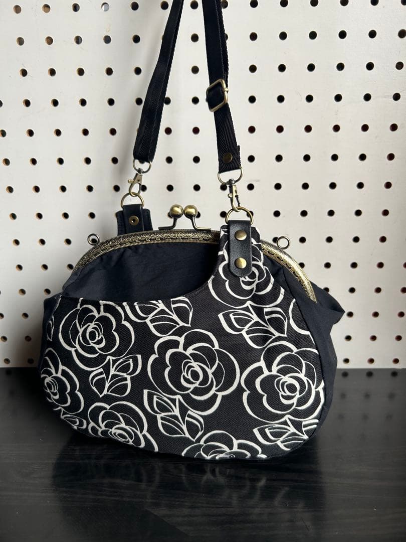 ＊ハンドメイド＊　お取り置き分　可愛い25口金ショルダーがま口バッグ　２点