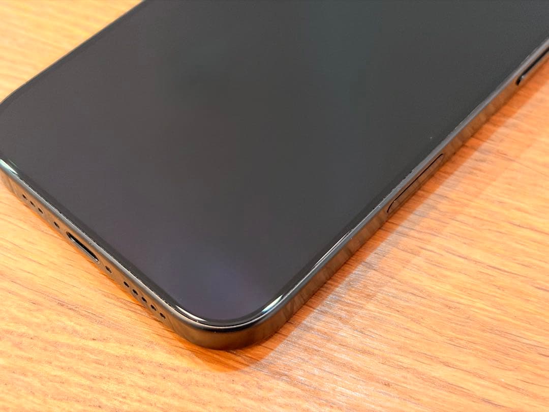 美品　バッテリー最大容量94% iPhone 16 Pro 256GB ブラック