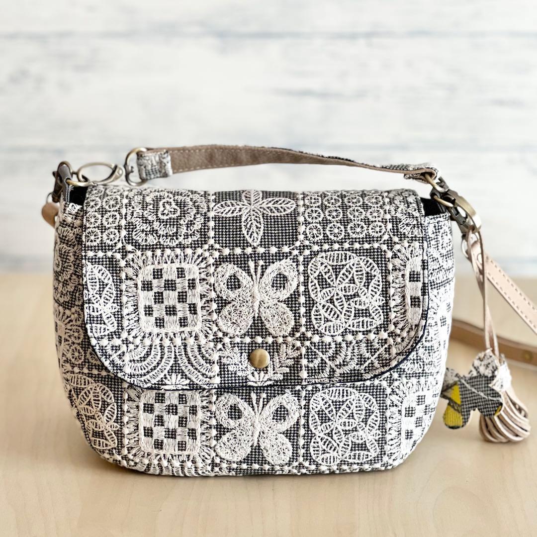 ★ミナペルホネン コロンとしたショルダーバッグMB602-131