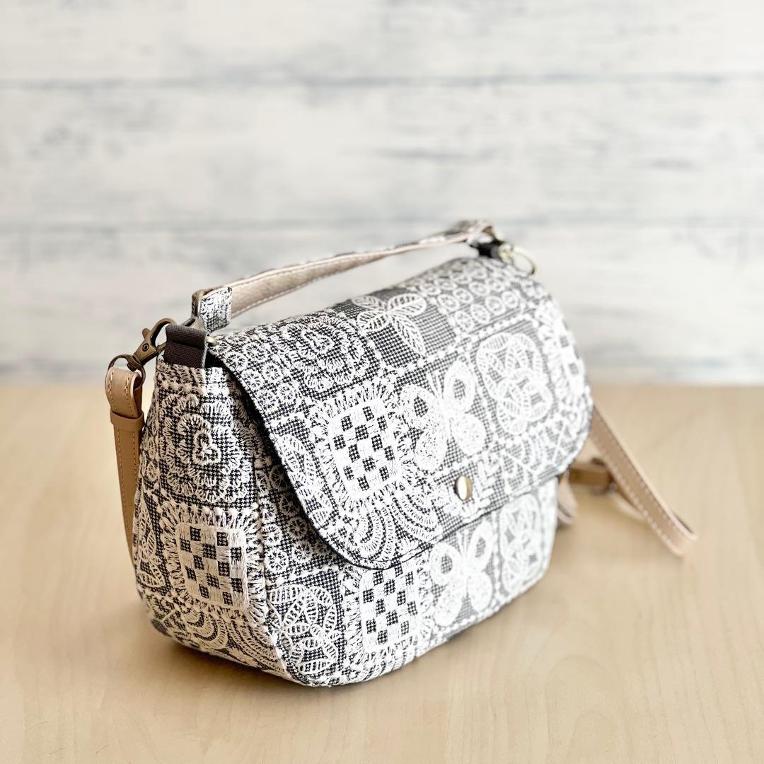 ★ミナペルホネン コロンとしたショルダーバッグMB602-131