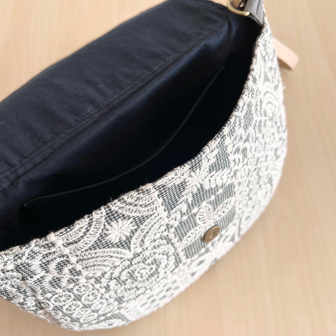 ★ミナペルホネン コロンとしたショルダーバッグMB602-131