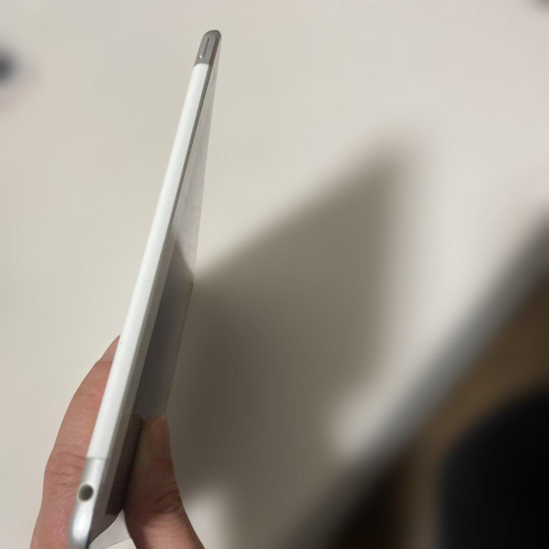 ポ*1様 Apple iPad Air 2 64GB ホワイト バッテリー　89