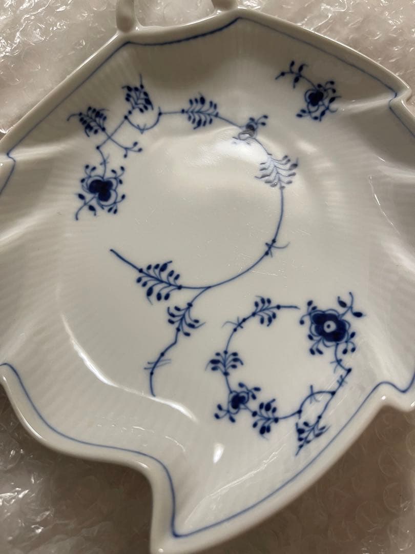 ロイヤルコペンハーゲン　ブルーフルーテッド　リーフプレート