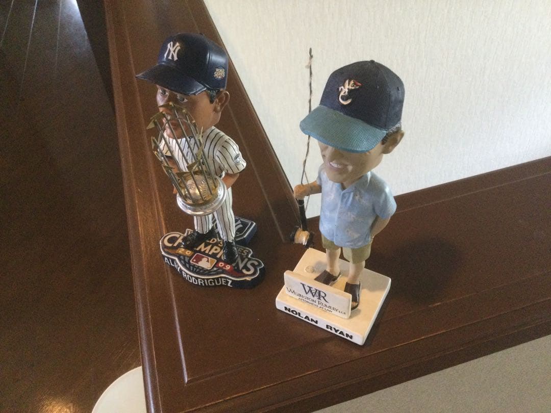 アレックスロドリゲス　ノーランライアン人形