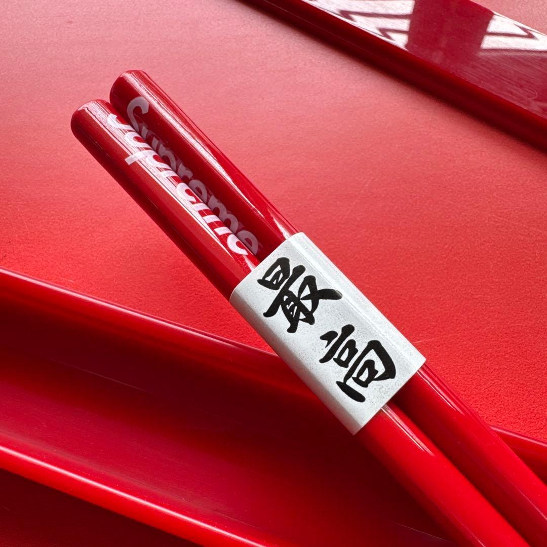 Supreme 赤い箸とケース