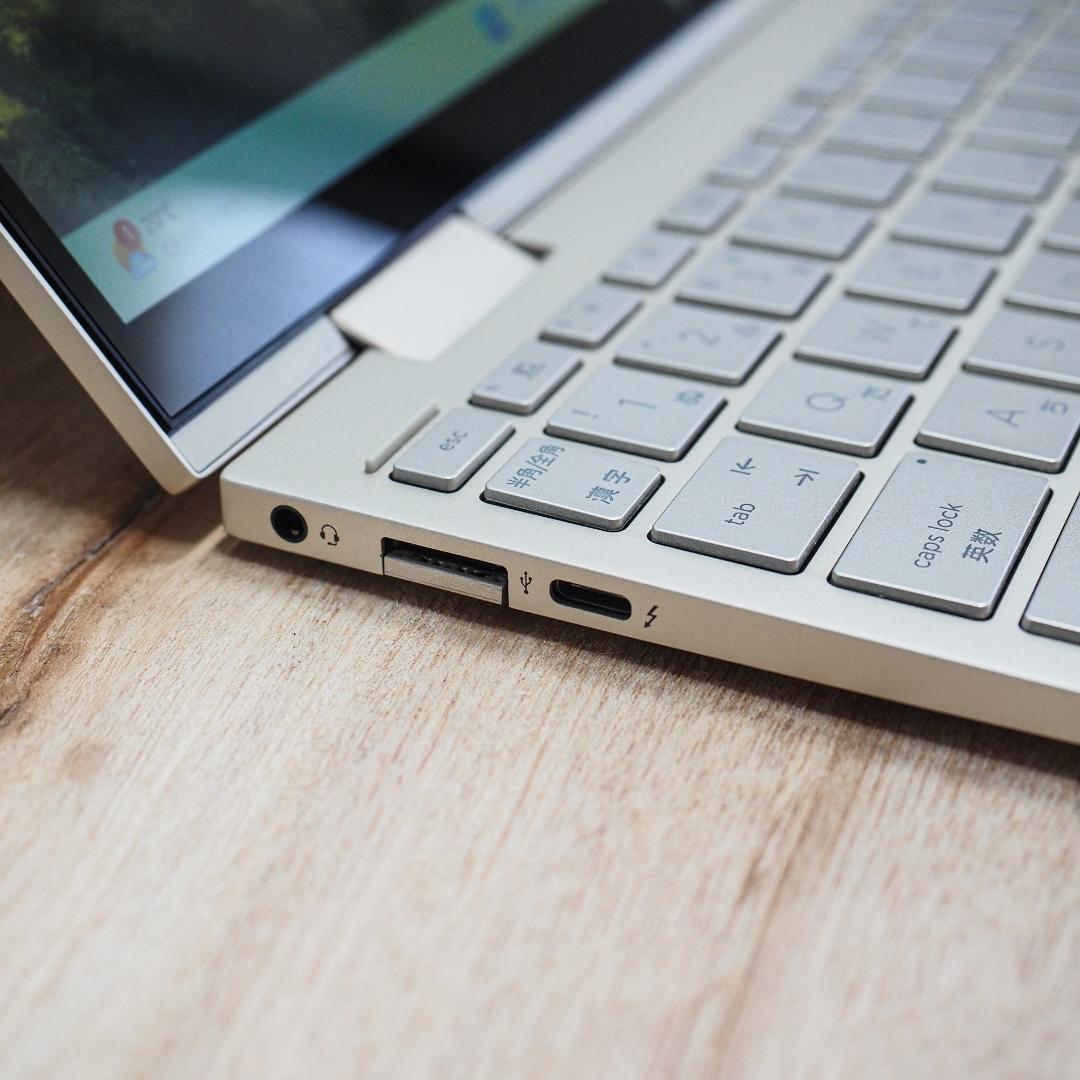 HP Envy 13、16GBメモリ、i7-1165G7、512GB SSD