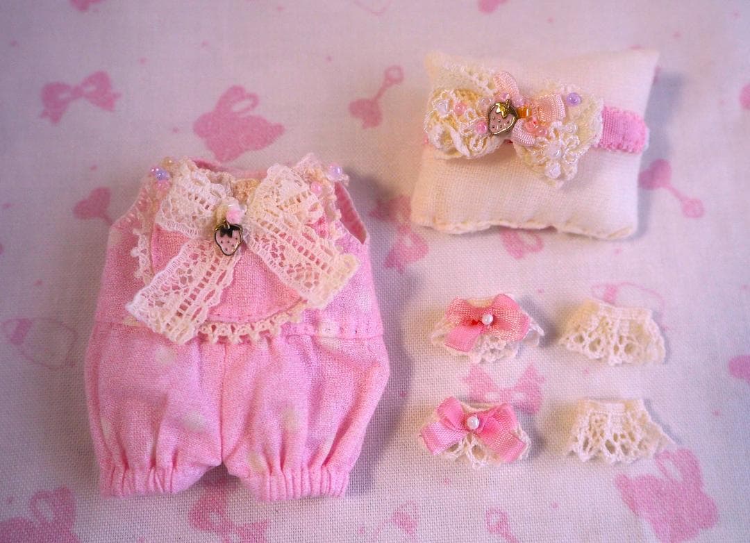 マ*☆様 pink苺ロンパース cocoriang kumukuku