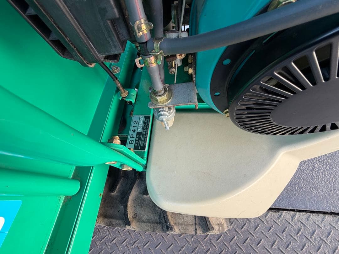 運搬車 BP412 手動ダンプ 4.2馬力クローラー 最大作業能力250㎏ 中古