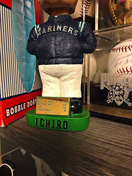 限定版 イチロー MVP &ルーキーオブザイヤー ゴールドプレート付フィギュア！