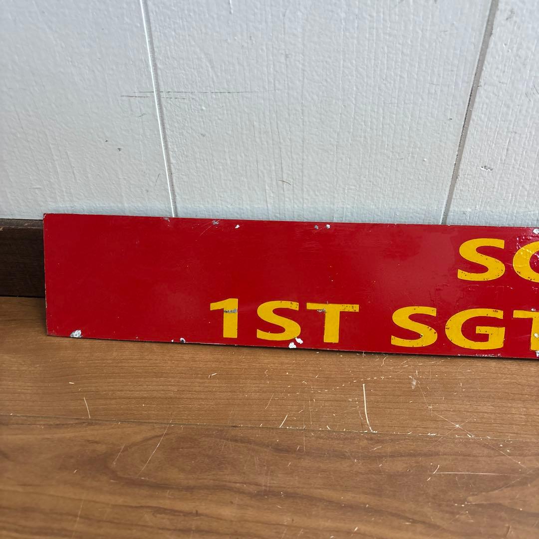 米軍放出品　アルミ製　看板　レッド　送料無料