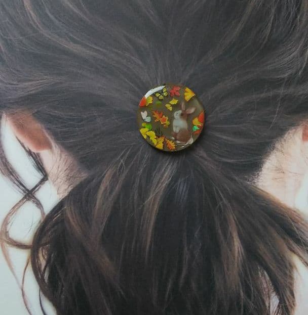 秋のお庭 うさぎちゃんラウンドレジンヘアゴム