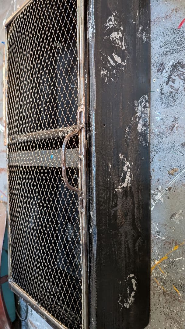 メッシュロッカーを思わせるキーボックス アメリカンヴィンテージ ガレージ雑貨