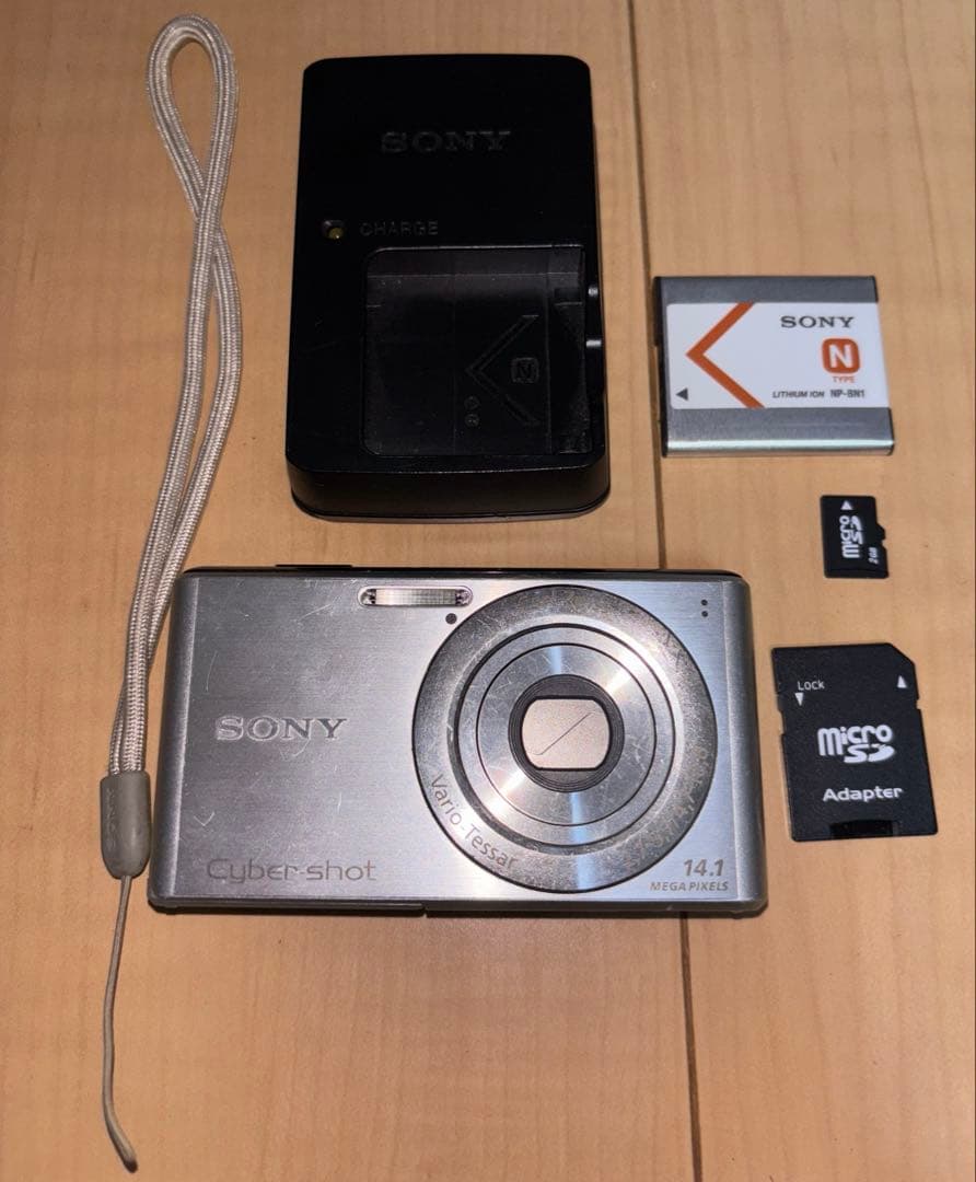 動作確認済　サイバーショットDSC-W530 デジカメ　2GBメモリ付